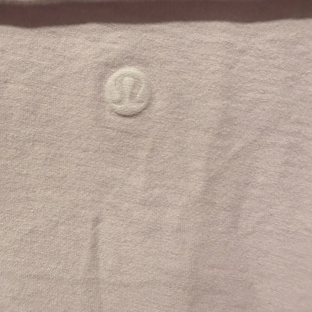 Lulu Lemon Lavender V-Neck Women's Tee - Casual Short Sleeve Top - Picture 2 of 4